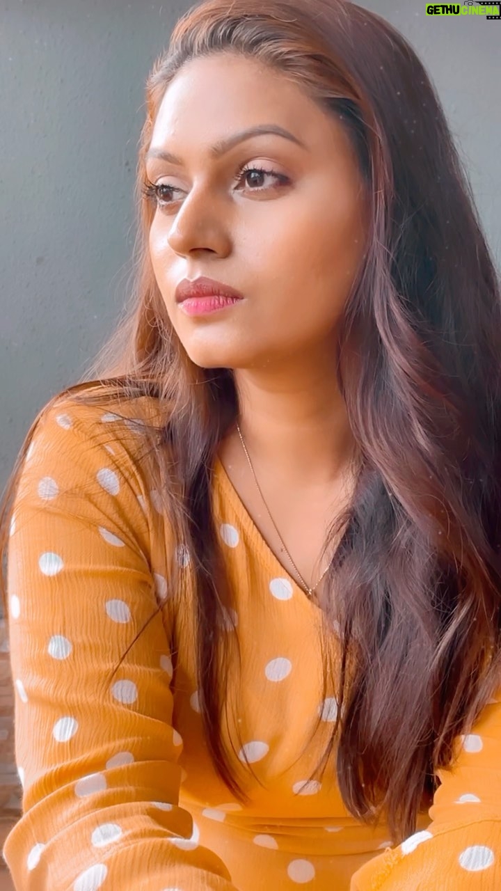 Nidhi Mahawan - 2.5K Likes - Na janu mai ! Na Jane Woh !!
.
.
.
.
#trendingreels #trendingsongs #trending #indian #indiangirls #bollywood #actress #mumbaidiaries #life #love #hindi #peace #hindiquotes #hindisongs #poetry #mumbai #nidhimahawan #bollywoodactress #simplegirl #actorslife #mua #eyes #hairstyles