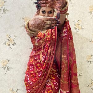 Nidhi Mahawan Instagram - On sets Bridal Getup !!
Saree Love ❤️ 
.
.
#nidhi #nidhimahawan #saree #sareelove #sareelover #sareelovers #bridal #bridalmakeup #bridalmehendi #mehendi #sareelove❤️ #sareefashion #sari #desigirl #desistyle #desifashion #indianwear #bollywoodstyle
