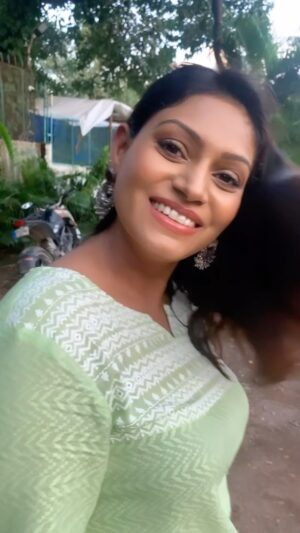 Nidhi Mahawan Instagram - South Indian Swag 🪩
Pure Silver Earrings by @sakkshamsilver 
Shot by @rashmi.t @_nandangharat 
Styling & Costume by @ashimahawan @kainta_designs 
.
.
#southindianfashion #dancereels #dance #puresilver #salwarsuits #salwarkameez #traditionalwear #traditional #indiangirl #indian #bollywood #tollywood #mumbai #versova #andheriwest #india