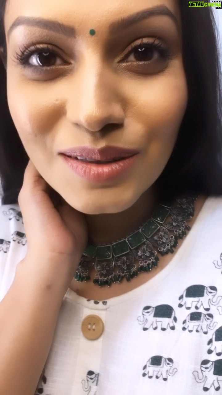 Nidhi Mahawan - 2.4K Likes - Self Love ❤️ 
.
Pure Silver Jewellery by @sakkshamsilver 
Shot by @rashmi.t @_nandangharat 
Styling & Costume by @ashimahawan @kainta_designs 

.
#pure #trend #trending #reels #nidhimahawan #mua #puresilverjewellery #silverjewelry #stylefashion #white #cute #greenjewelry #greenstone
