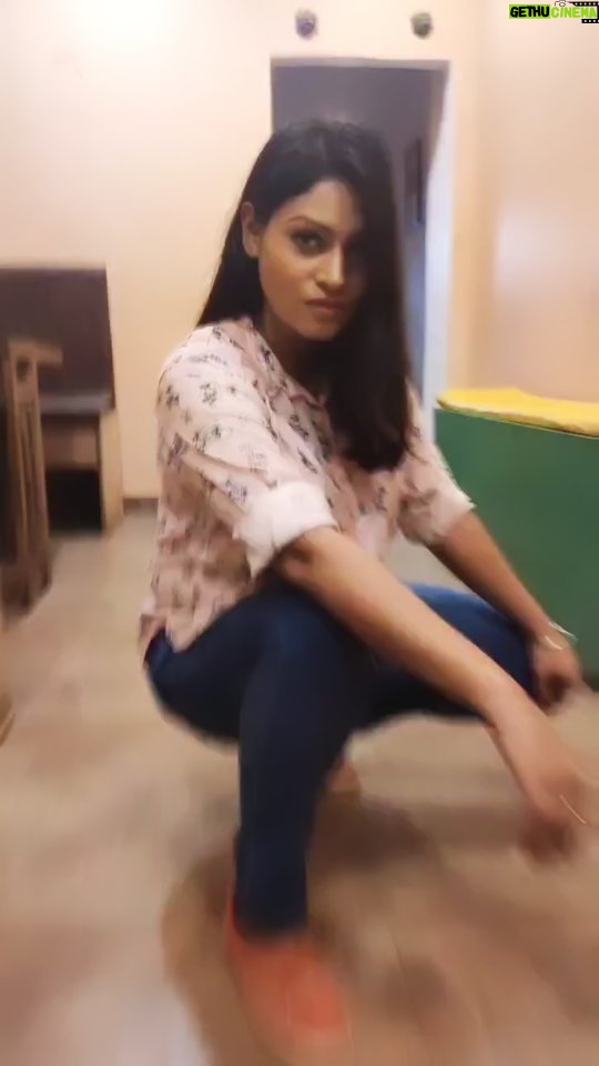 Nidhi Mahawan - 1.8K Likes - What the Fun 😊
.
.
#fun #funny #funnyvideos #trending #indiangirls #mumbai #bollywoodactress #bollywood #hindi #hotonbeauty #dance #dancereels #dancesteps #retromix