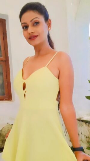 Nidhi Mahawan Instagram - Yellow ❤️
.
.
#trending #hotonbeauty #trendingreels #indiangirls #indianactresses #actresslife #actress #bollywoodactress #run #red #hotnessoverload #india #delhi #mumbai #bollywoodstyle