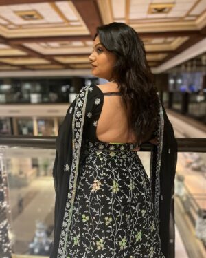 Nidhi Mahawan Instagram - The attitude and the sass… 
Let’s get this year rolling ❤️

#bollywood #bollywoodactress #indianactress #actress #gratitude #positivevibes