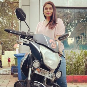 Nidhi Mahawan Instagram - Bike rides are the best ❤️❤️❤️

P.S: I don’t know how to drive a bike 🥴🥴

#bikeride #bikergirl #casual #ootd #throwback #shoot #indiangirl #bollywoodactress #cute #behindthescenes #bike #shorthair #instagram #likeforlikes #influencer #grateful
