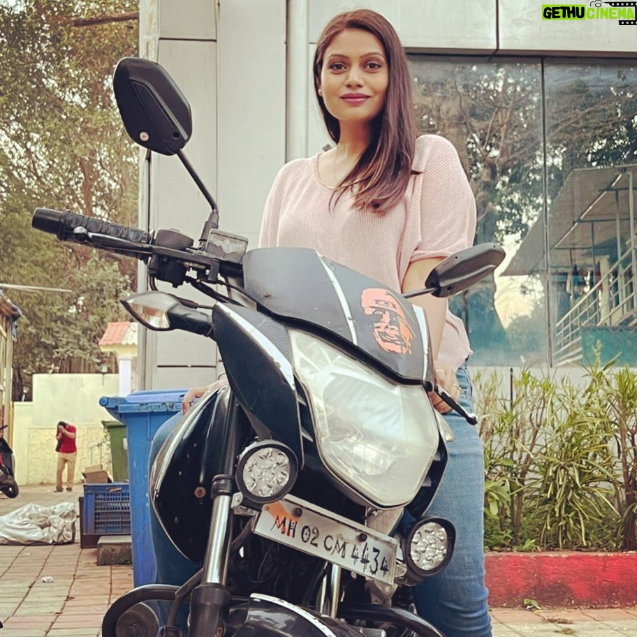 Nidhi Mahawan - 1.8K Likes - Bike rides are the best ❤️❤️❤️

P.S: I don’t know how to drive a bike 🥴🥴

#bikeride #bikergirl #casual #ootd #throwback #shoot #indiangirl #bollywoodactress #cute #behindthescenes #bike #shorthair #instagram #likeforlikes #influencer #grateful