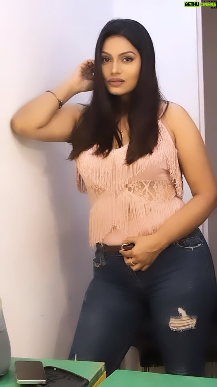 Nidhi Mahawan - 2.7K Likes - Swag with Style #throwback ❤️
.
.
#swag #style #mua #fashion #fashionstyle #mumbai #bollywood #bollywoodhot #actress #delhi #trendingreels #reelkarofeelkaro #reelsinstagram #instagram #nidhimahawan
