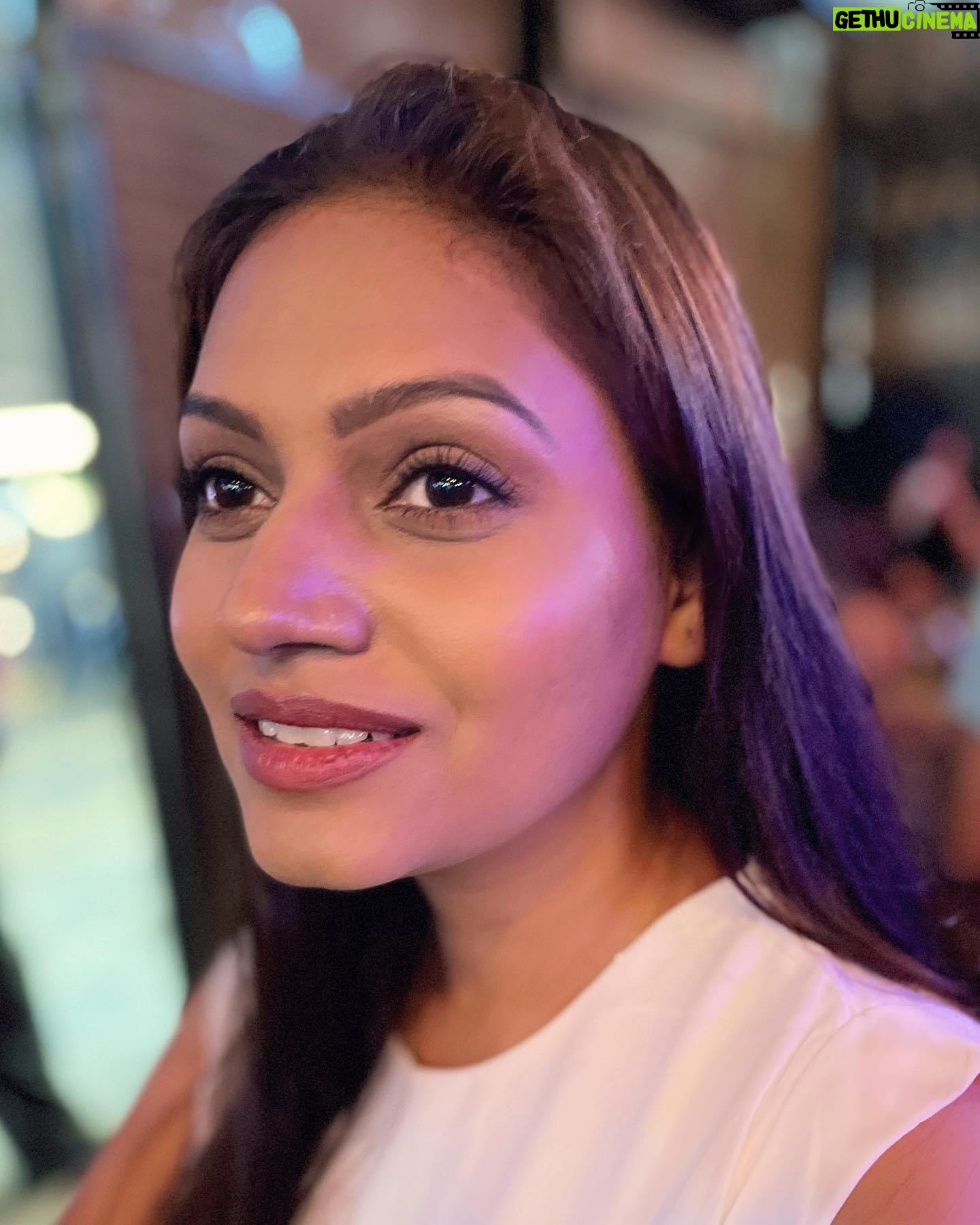 Nidhi Mahawan - 1.6K Likes - Random click!
.
.
#clicks #photography #photooftheday #white #face #lips #eyes #mua #indiangirl #indian #mumbaidiaries #mumbaigirls #girls #hairstyles #mumbai #india