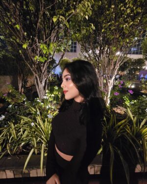 Niharika Chouksey Instagram - “New year, new hair.” 💁🏻‍♀️✨

#niharikachouksey #happynewyear #swipe #shorthairdontcare #hello2025 #thelalit #socializare