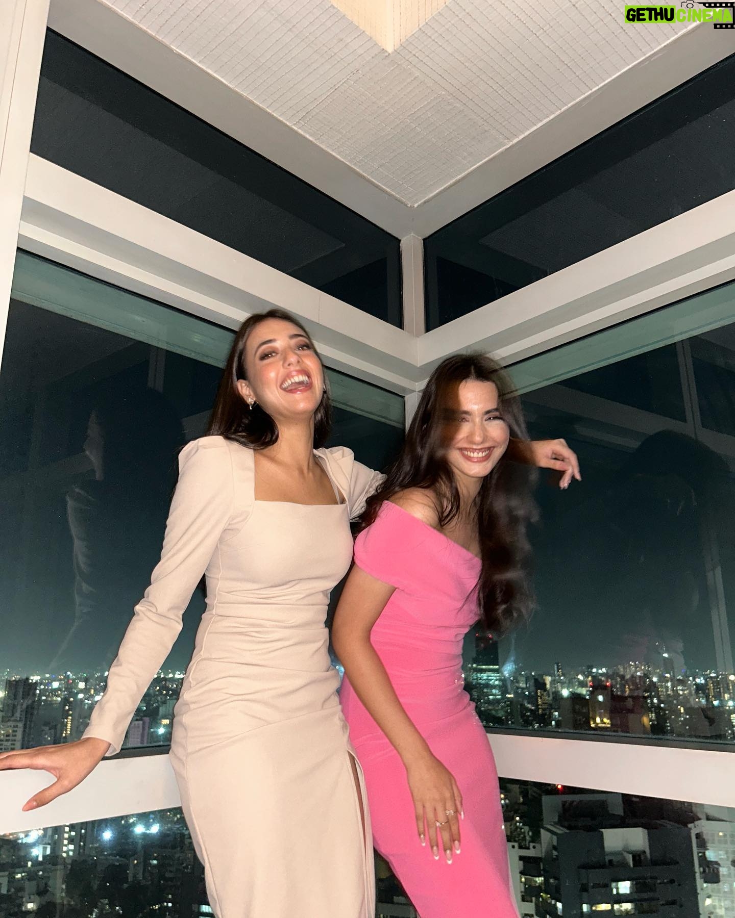 Nikeet Dhillon - 12.2K Likes - Really needed this chill time after a long day of personal interviews 🙈🙈🥰
@_adi_tii @pratika_saxena 💕
@missindiaorg