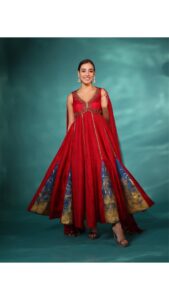 Actress Nikeet Dhillon HD Photos and Wallpapers April 2024