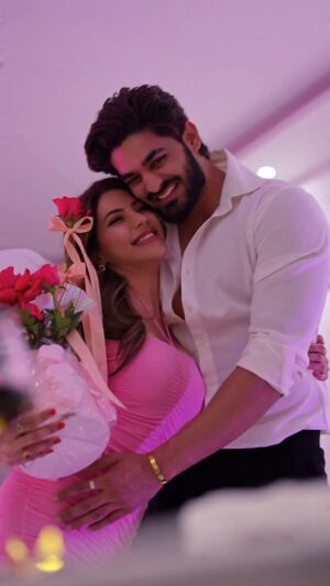 Nikki Tamboli Instagram - Tu ishq hai toh main baahon mein hoon😍❤️

@veerpahariya @saraalikhan95
@tanishk_bagchi @arijitsingh @itsafsanakhan @irshadkamilofficial 

#tuhaintohmainhoon #skyforce
 #mrarbazpatel #trending #love #explorepage #explore #nikkitamboli