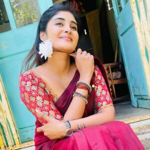 Nimeshika Radhakrishnan Instagram - ❤️💫🐣 

.
.
. #loveyourself #portraitphotography