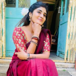 Nimeshika Radhakrishnan Instagram - ❤️💫🐣 

.
.
. #loveyourself #portraitphotography