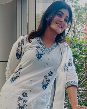 Nimeshika Radhakrishnan Instagram - 🦋🤍💙🩵🤍🦋