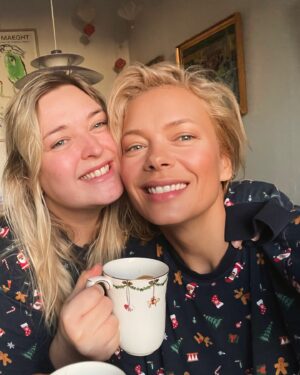 Nina Bergman Instagram - Happy New Year!!! Sending kisses and random highlights from this year! Swipe👉🏻👉🏻👉🏻👉🏻👉🏻
It’s my favorite holiday of the year! LOVE new beginnings!! It’s been a wild year with so much uncertainty and losses. I want to focus on the positive!! Here’re some of my highlights and victories. What yours? Cheers to 2025 🥂🥳

1) Kisses to you all because I love you 🤍
2) @captainpaulwatson became a free man! The original founder of @seashepherd and a animal-rights saint 🧜🏻‍♀️
3) Back in the studio making music again with some of my favorite people @jayruston & @jonahnimoy 🎶
4) Shooting Deathstalker - A remake of  the Roger Corman’s movie @kill_kostanski & @therealdanielbernhardt 😈🎬
5) Shooting a new music video w @zacharyismith & @_timmycoto_ 🎶🎬
6) “Cold Meat” my movie is being so well received and doing so well w @realsebdrouin & @featuristicgroup  @signatureentertainmentuk 🎬🥶
7) Getting to spend time on my @indianmotorcycle  motorcycle 🏍️ 
8) Getting to work with some of my favorites creatives @jessevjohnson on “Chief of Station” 🎭 
9) Spending time with my family and loved ones @trap_anna 👯‍♀️
10) All the amazing places I traveled across the world this year 🌎 @therealdanielbernhardt