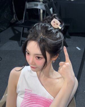 Ningning Instagram - 진짜 내 첫사랑~~💕