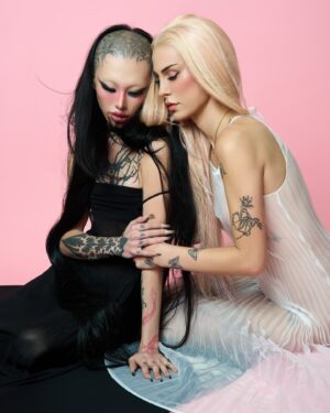 Niohuru X Instagram - Estrogen overkill 🖤🎀 in @bad_binch_tongtong 
.
📸 @jennxuxu