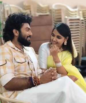 Nisha Ravikrishnan Instagram - ಅಣ್ಣಯ್ಯ ♥️ #shootdiaries 
@nisha_ravikrishnanoffl_ 

#vikashuthaiah #nimmanisharkn #annayya #churukunotave #kannada #kannadasongs #kannadaactress #sandalwood #sandalwoodactress #instagood #instagram #instalike #instalove #instafashion #instamood #beauty #love #photography #photooftheday #picoftheday