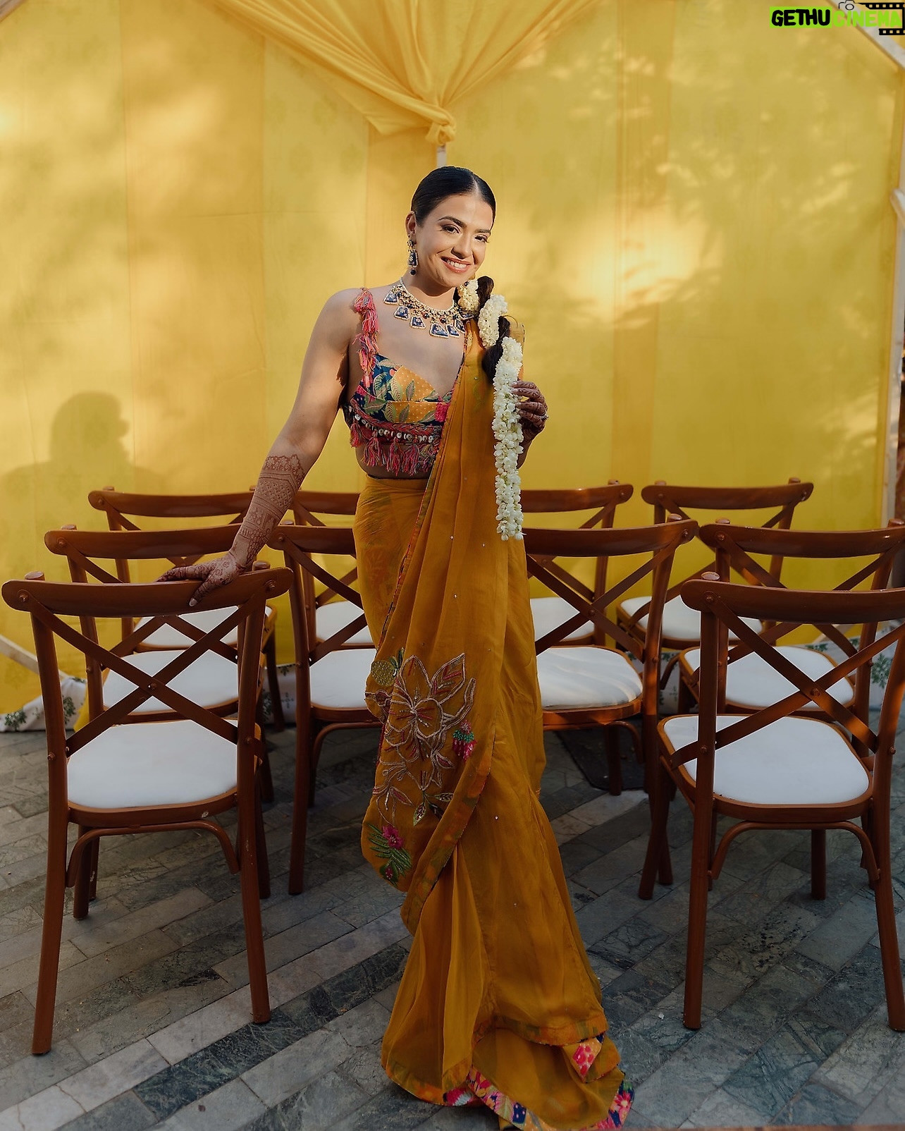 Nishtha Gandhi - 5.4K Likes - When pictures speak louder than a thousand words 📸 - only in an Indian wedding!
Couple wearing @rishiandvibhuti
Design @nishchaygandhidesigns
Photography @weddingrams
Planning @riwaazerishte
Makeup @makeupbyvidushi
Floral jewellery @shinestonefloraljewellery
Footwear @prankit_creations
.
.
.
#haldiceremony #haldidecor #haldifunction #indianweddinginspiration #weddingideasbrides #haldiphotography #realweddingmoments #indiancouples #southindianfashion