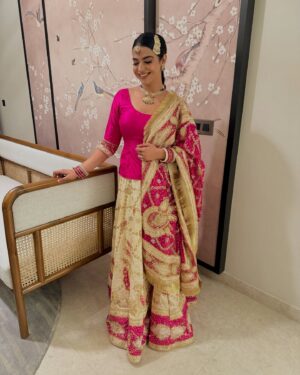 Nishtha Gandhi Instagram - The year of firsts encapsulated in a post 🫰🏾❤️✨.
First Lohri ✨.
Makeup @rarebeautybypriya .
.
.

.
#lohri #lohricelebration #indiancouple #newbride #yearoffirsts