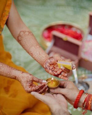 Nishtha Gandhi Instagram - When pictures speak louder than a thousand words 📸 - only in an Indian wedding! 

Couple wearing @rishiandvibhuti 
Design @nishchaygandhidesigns 
Photography @weddingrams 
Planning @riwaazerishte 
Makeup @makeupbyvidushi 
Floral jewellery @shinestonefloraljewellery 
Footwear @prankit_creations 
.
.
.
#haldiceremony #haldidecor #haldifunction #indianweddinginspiration #weddingideasbrides #haldiphotography #realweddingmoments #indiancouples #southindianfashion