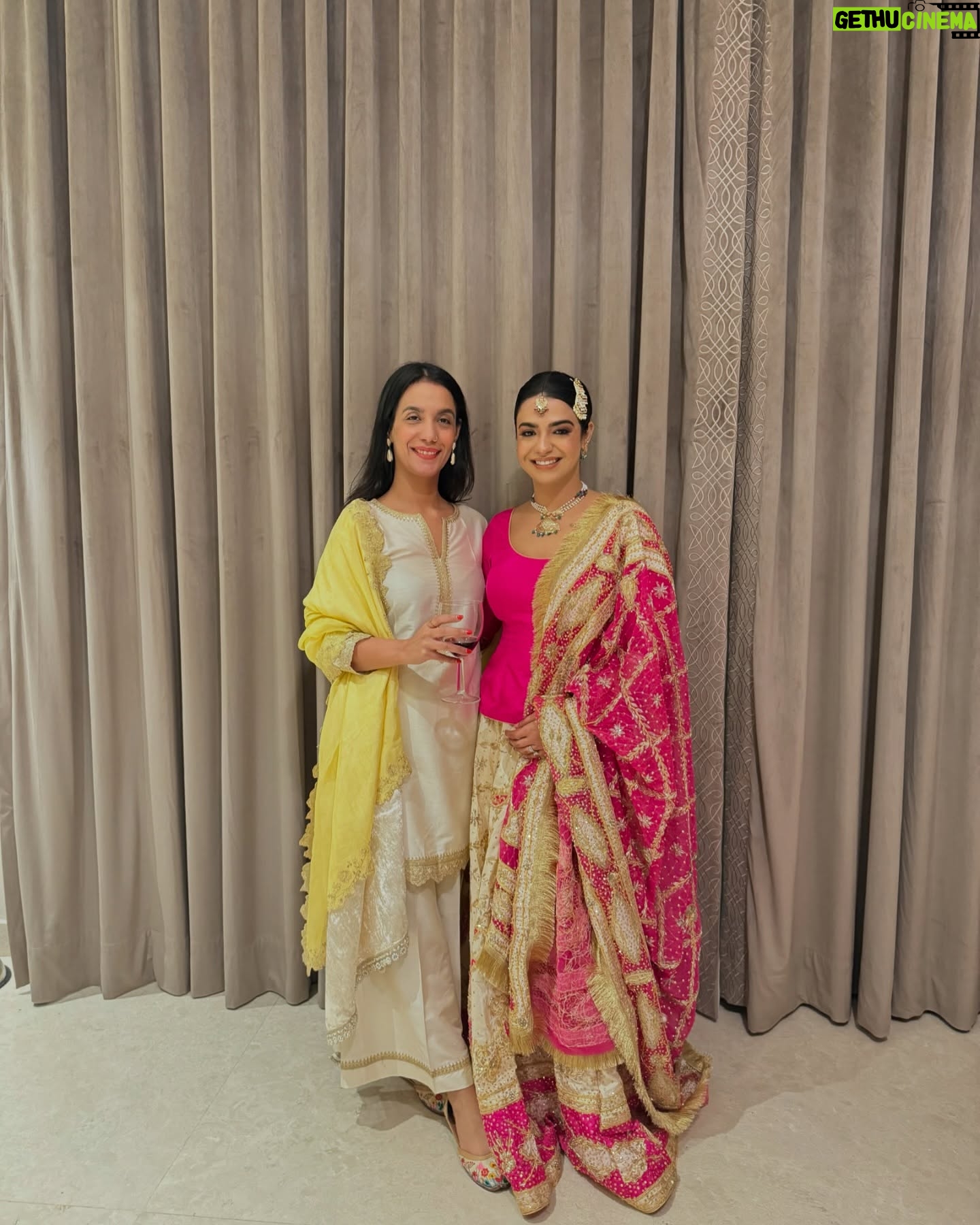 Nishtha Gandhi - 0.9K Likes - The year of firsts encapsulated in a post 🫰🏾❤️✨.
First Lohri ✨.
Makeup @rarebeautybypriya .
.
.
.
#lohri #lohricelebration #indiancouple #newbride #yearoffirsts