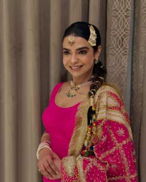 Nishtha Gandhi Instagram - The year of firsts encapsulated in a post 🫰🏾❤️✨.
First Lohri ✨.
Makeup @rarebeautybypriya .
.
.

.
#lohri #lohricelebration #indiancouple #newbride #yearoffirsts