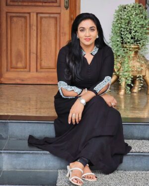 Nitha Promy Instagram - Life is nothing but a daily struggle to make your dreams come true. And every morning is an opportunity to make yourself prepared for it.

#photo #black #blacklove #picoftheday #peace #happiness #instapic #photooftheday #instagramers #nithapromy #instagood #pic #malayali #instagram #monday #woman #loveyourself #beyourself
