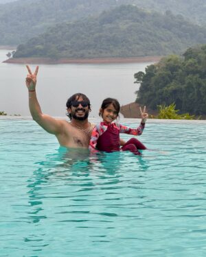 Nitya saxena Instagram - Vacation & Memories ❤️❤️

@anchorravi_offl @nitya.saxena1186 @sudhirkaveti @meher_manija #wayanad #kerala #resort #vacation