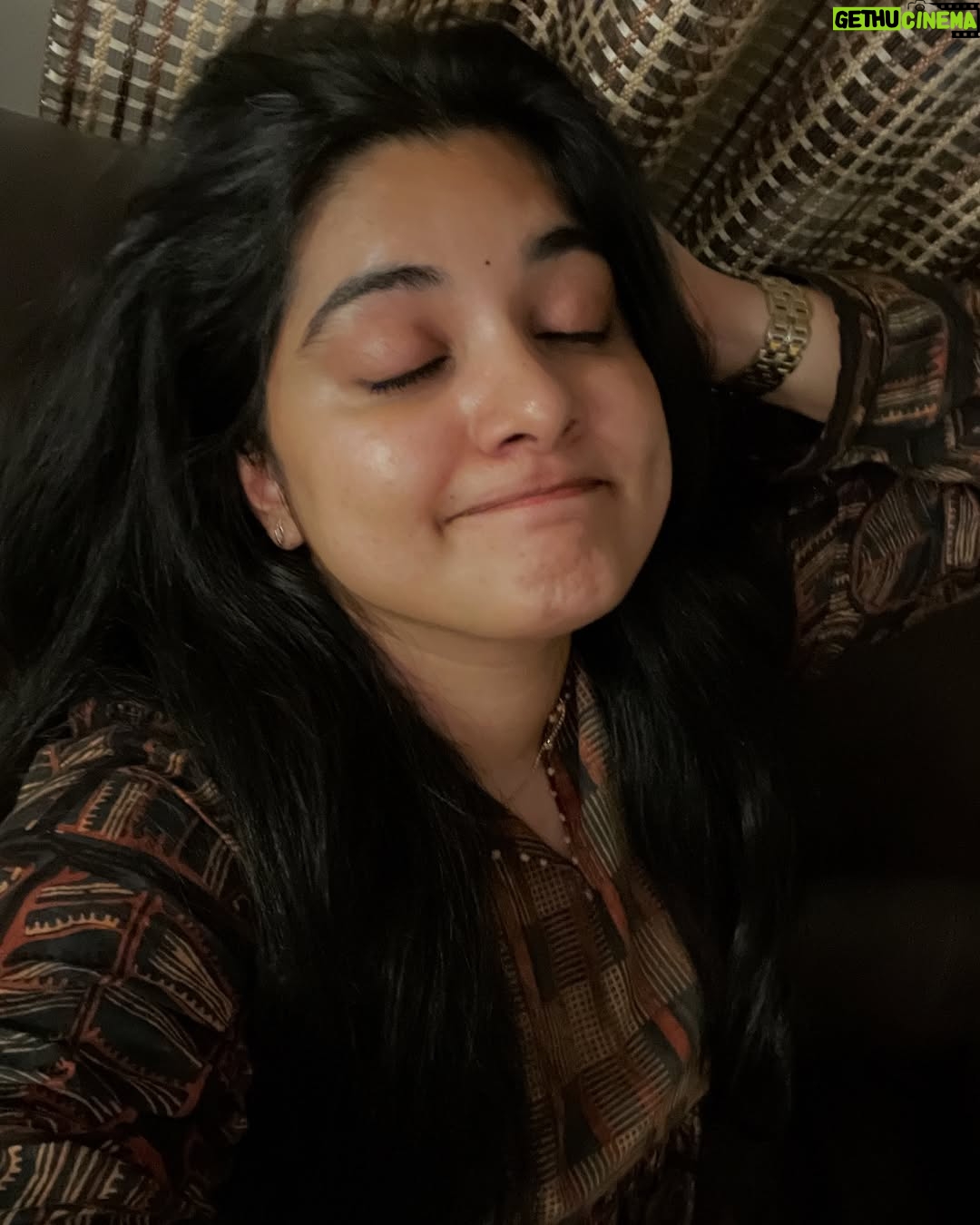 Nivetha Thomas - 597.2K Likes - Hello!
Do you experience strong impulsive moments where you just want to chop it all off? Your hair.
Wish to know if I have company in this matter.
Okay bye.