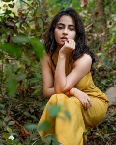 Actress Niyati Fatnani HD Photos and Wallpapers February 2025