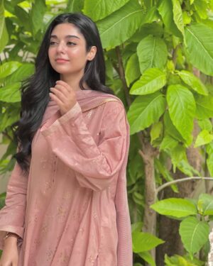 Noor Khan Instagram - 🐆