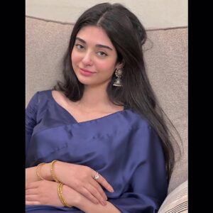 Noor Khan Instagram - 👗: sarah ki almaari