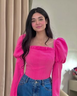 Noor Khan Instagram - 🎀