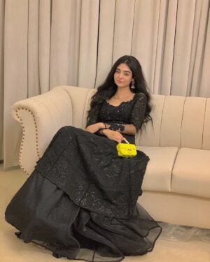 Noor Khan Instagram - 🪞
