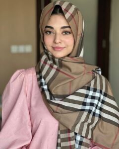 Actress Noor Khan HD Photos and Wallpapers May 2022