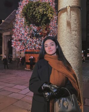 Noor Khan Instagram - 🤎 01.01.24