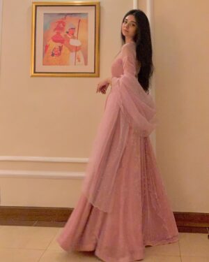 Noor Khan Instagram - 🌷