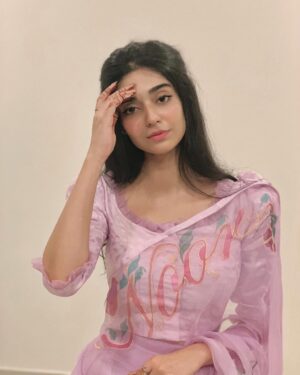 Noor Khan Instagram - cutest saree by @minaahilumar 🌸