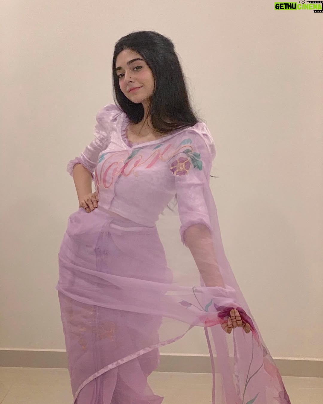 Noor Khan - 191.6K Likes - cutest saree by @minaahilumar 🌸