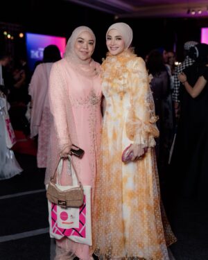 Nur Fazura Instagram - I heard it’s time to be out and about again. ✨

Congratulations my dearest @calvinthoo for your absolutely beautiful collection and a wonderful night. 💛

make up : @rozlanassir 
hijab styling : @nurhanahalim 
hijab : @mytudungfazura 
dress : @zaimizulkafli
photo : @hasifikri