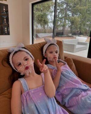 Oana Gregory Instagram - A holiday season well spent! 🥰🥰🥰
