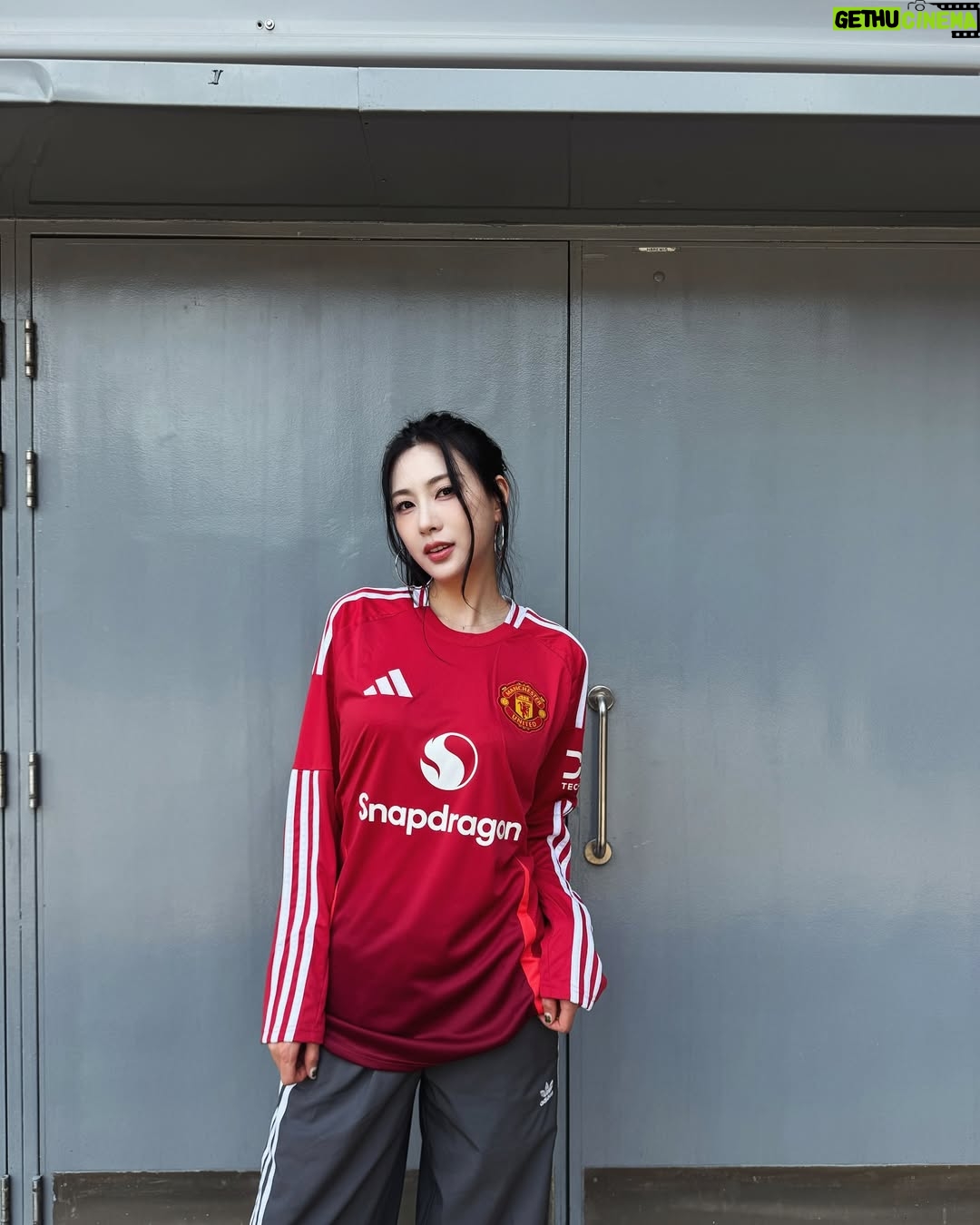 Oh Ha-young - 51.8K Likes - We are United ⚽️
Wear United ❤️🔥