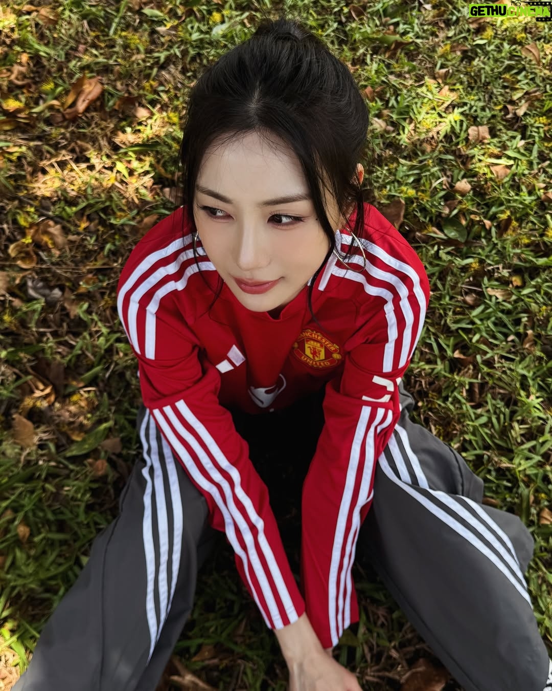 Oh Ha-young - 51.8K Likes - We are United ⚽️
Wear United ❤️🔥