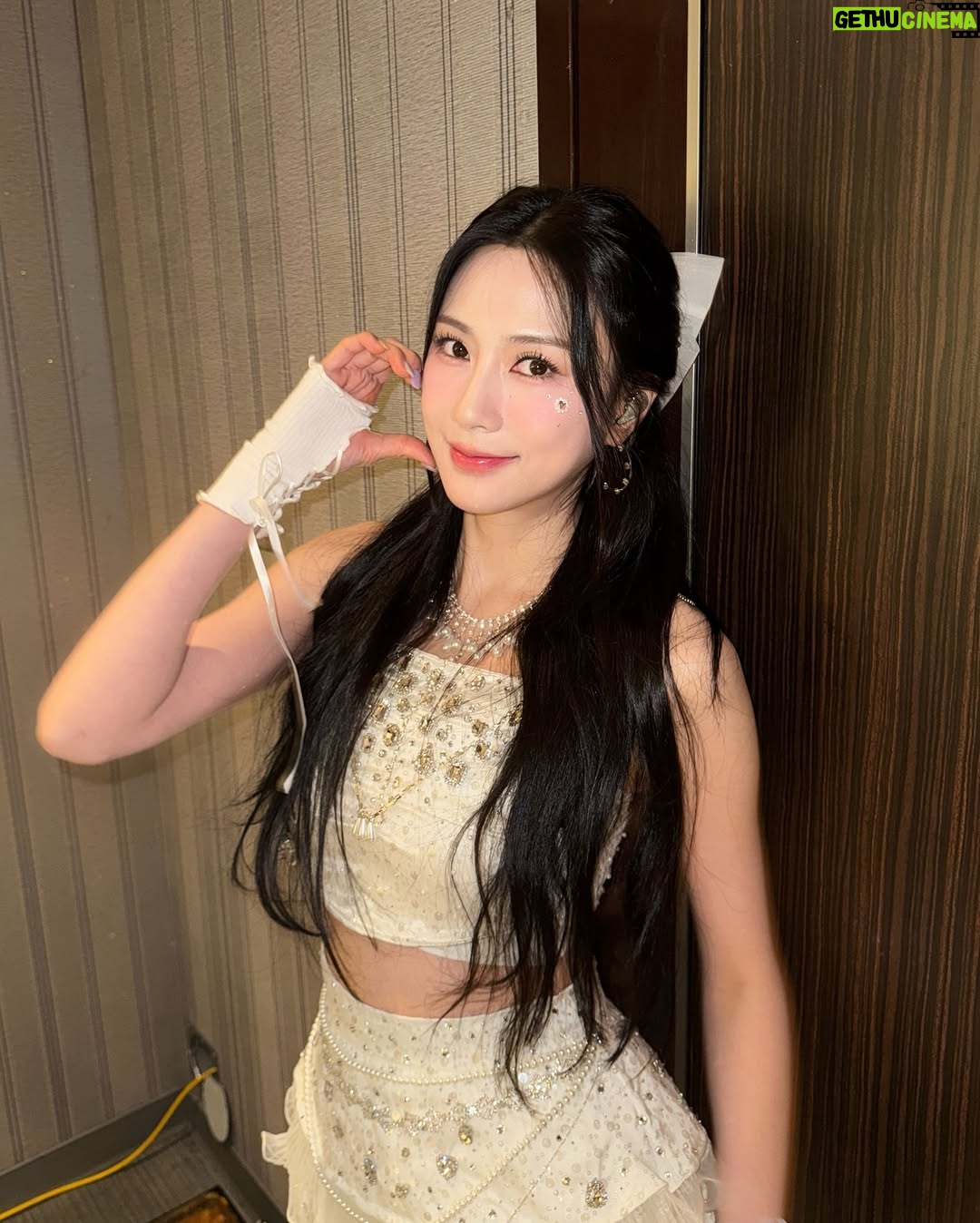 Oh Ha-young - 71.9K Likes - 在台湾的粉色新年
Pink New Year from Taiwan💕