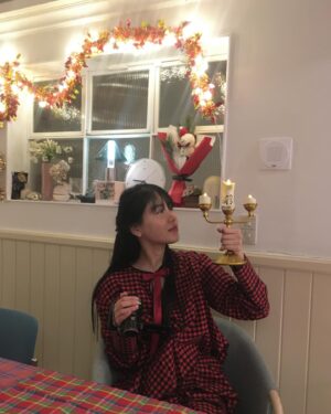 Oh Ji-yeon Instagram - 신나는 예수님 생일잔치 헤헤
다들 메리크리스마스 🎄🤍
