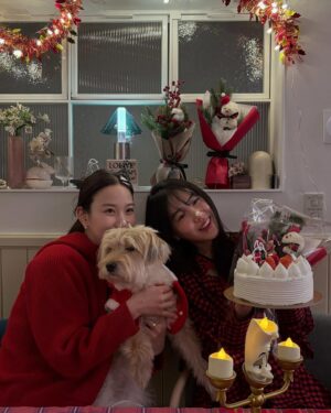 Oh Ji-yeon Instagram - 신나는 예수님 생일잔치 헤헤
다들 메리크리스마스 🎄🤍