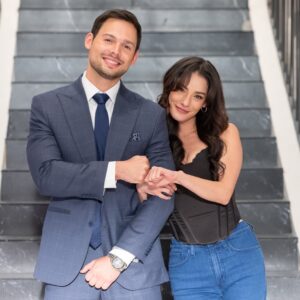 Oka Giner Instagram - En el corazón no se manda.

Descubre lo que pasará en #LasHijasDeLaSeñoraGarcía Lunes a viernes 9:30 pm. MEX, #ConLasEstrellas

Domingo 2 de marzo, #granfinal