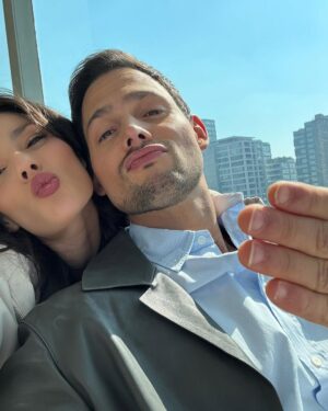 Oka Giner Instagram - Estoy tan triste de que esto terminó. Pero estoy más feliz porque ocurrió. 
Tuve un viaje maravilloso y divertido donde conocí gente que ahora me la llevo en el corazón por siempre. 
@_mariasorteoficial_ @elavelden sin ustedes esto no hubiera sido igual. Gracias por ser las mejores compañeras y ahora amigas. Juntas nos demostramos que unidas las mujeres brillamos más fuerte ✨💜
A todos mis compañeros tan talentosos que admiraba y ahora quiero tanto: GRACIAS! Por su buena energía y disposición siempre. 
Los adoro con locura @maca_miguel @juandiegocova1 @roxcastellanosg @penichebrandon @emmanuelpalomares @geraldinebazan @guillermogarciacantu @_luisgatica @juradoalega @alexpereaof
Gracias por tener tan buen ojo y formar un equipo tan chido @elgueromex 
@lashijasdelasragarciaof ❤️
