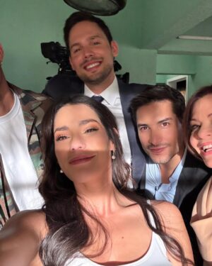 Oka Giner Instagram - Estoy tan triste de que esto terminó. Pero estoy más feliz porque ocurrió. 
Tuve un viaje maravilloso y divertido donde conocí gente que ahora me la llevo en el corazón por siempre. 
@_mariasorteoficial_ @elavelden sin ustedes esto no hubiera sido igual. Gracias por ser las mejores compañeras y ahora amigas. Juntas nos demostramos que unidas las mujeres brillamos más fuerte ✨💜
A todos mis compañeros tan talentosos que admiraba y ahora quiero tanto: GRACIAS! Por su buena energía y disposición siempre. 
Los adoro con locura @maca_miguel @juandiegocova1 @roxcastellanosg @penichebrandon @emmanuelpalomares @geraldinebazan @guillermogarciacantu @_luisgatica @juradoalega @alexpereaof
Gracias por tener tan buen ojo y formar un equipo tan chido @elgueromex 
@lashijasdelasragarciaof ❤️
